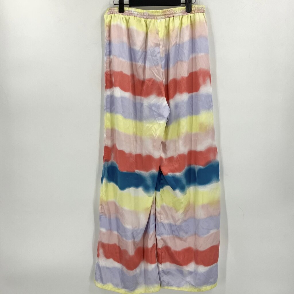 horizontal tie dye type pattern