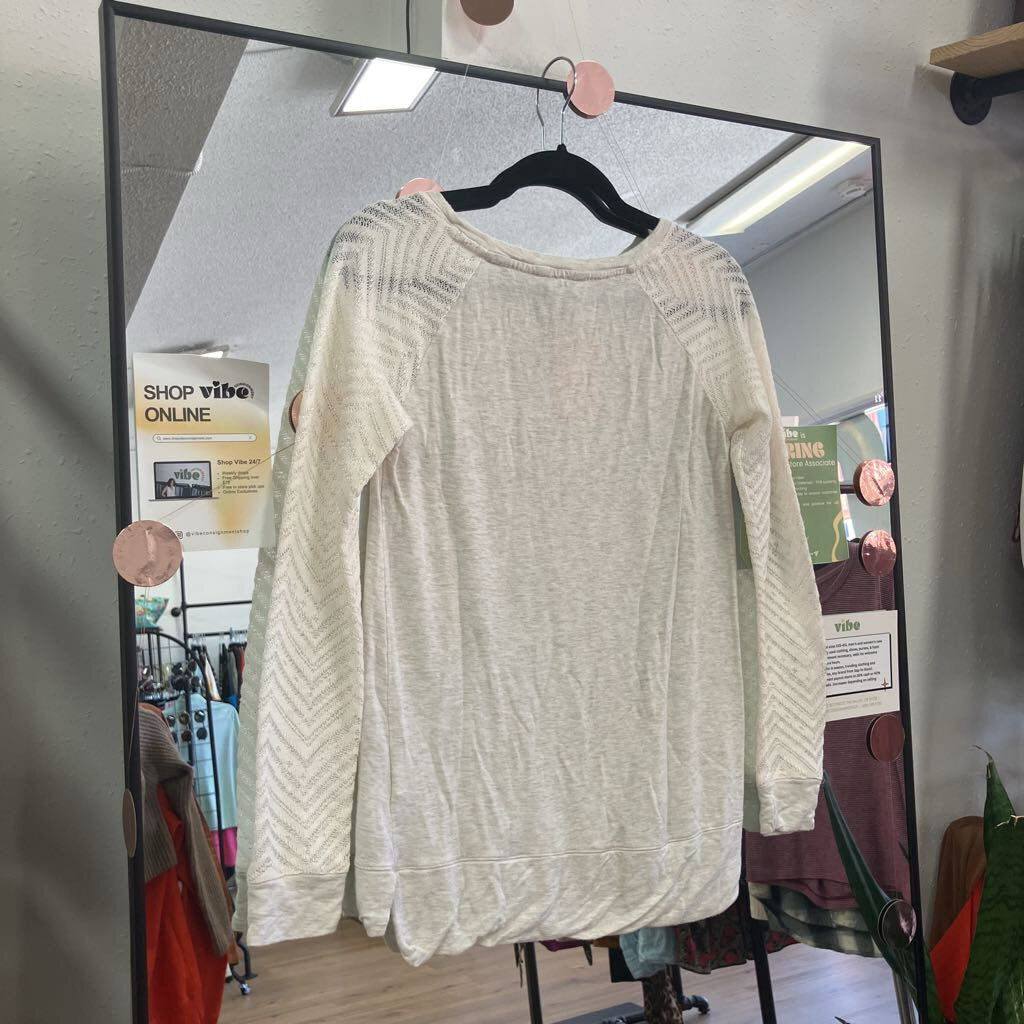 Long Knit Sleeve Shirt