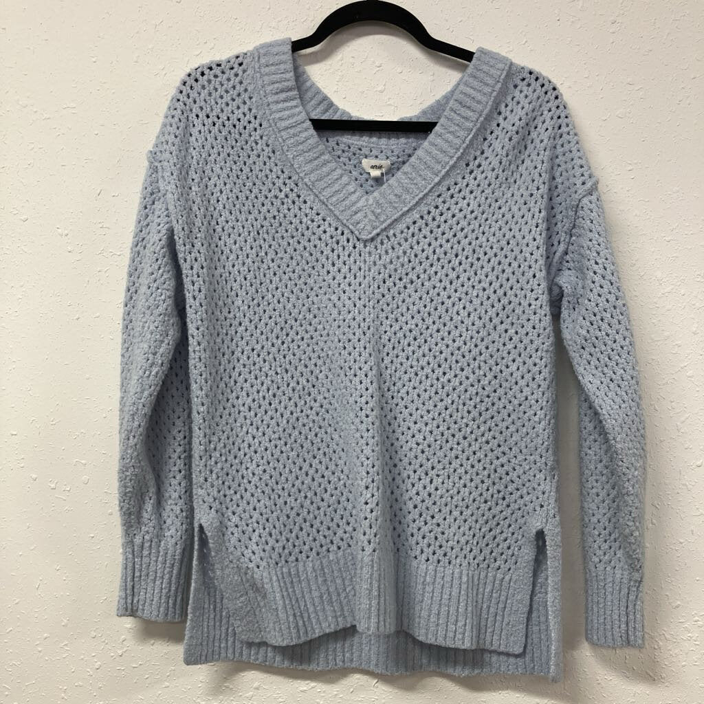 Open Knit Vneck