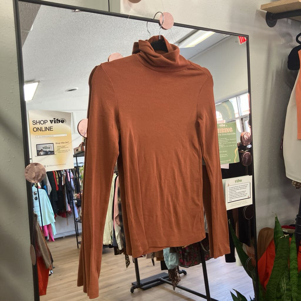 Ribbed Turtleneck