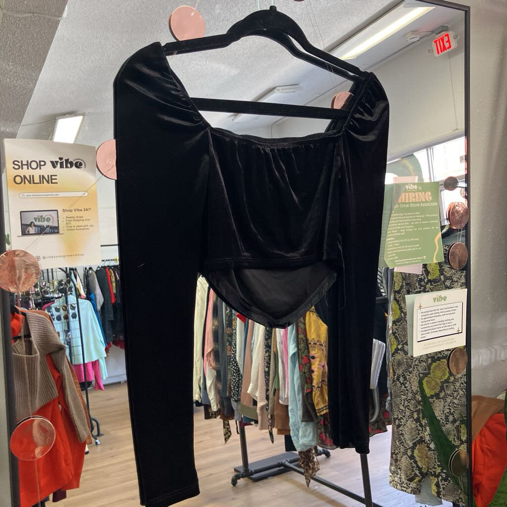 V Front Crop Velvet Long Sleeve Top