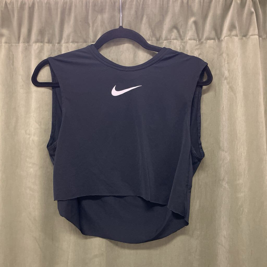 nike athletic crop top
