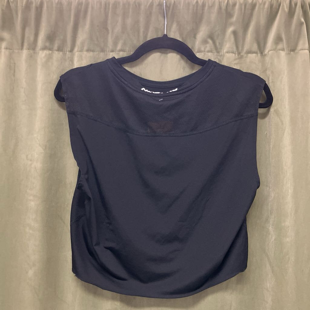 nike athletic crop top