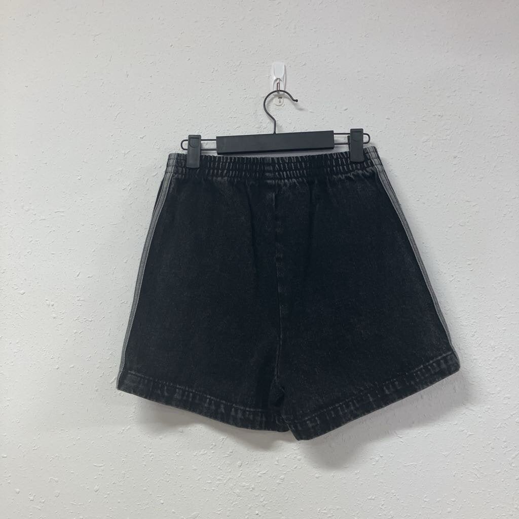 zipper pocket bermuda shorts