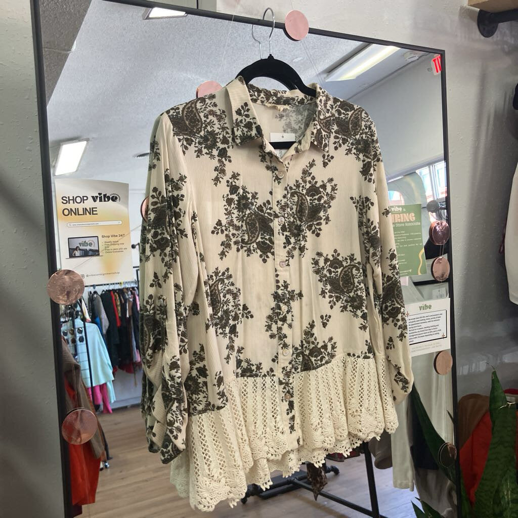 Lace Bottom Paisley Button Up