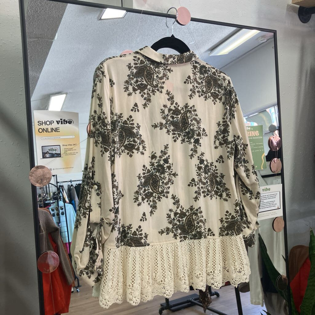 Lace Bottom Paisley Button Up