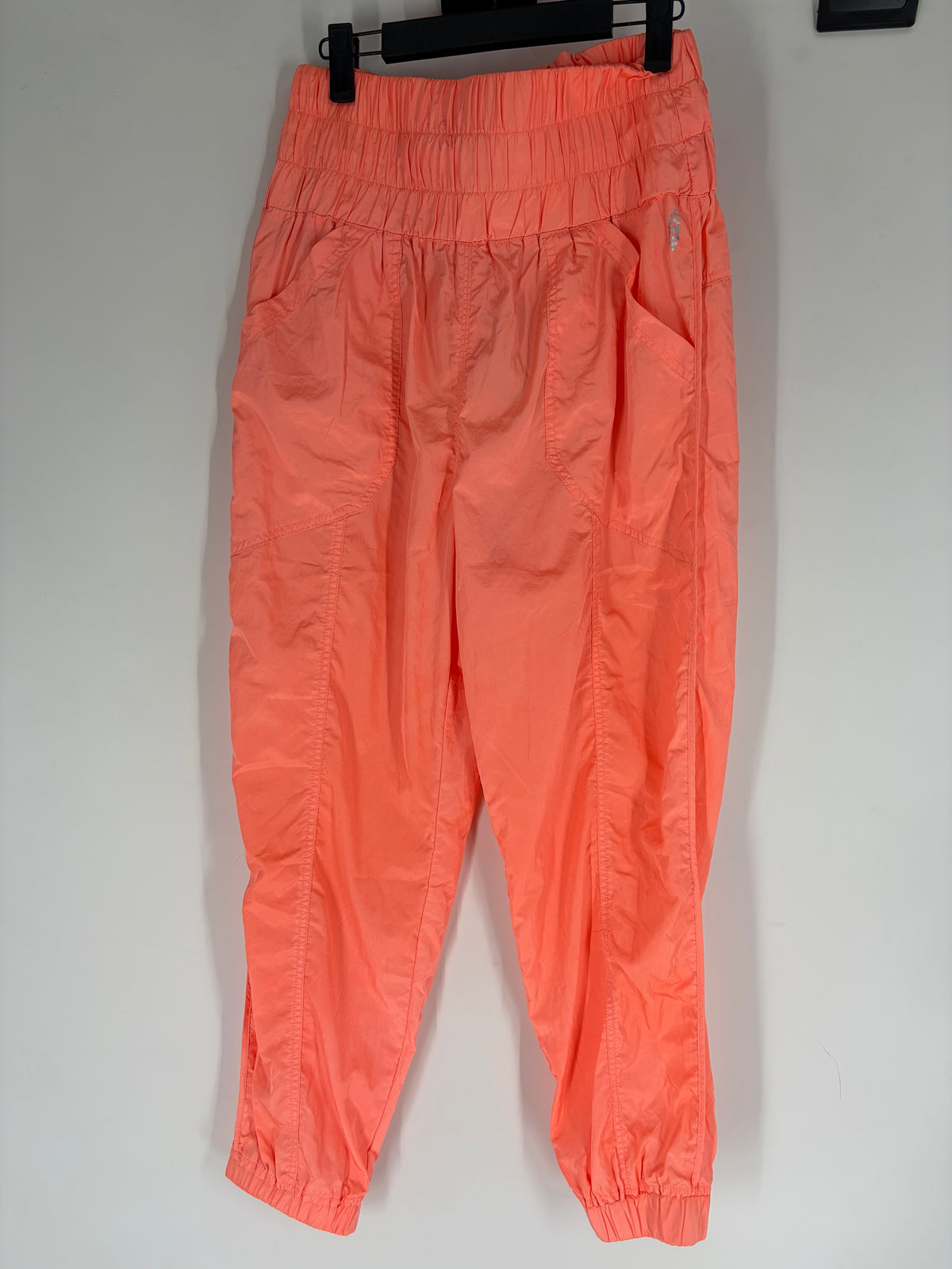 salmon Free People parachute neon pants, M