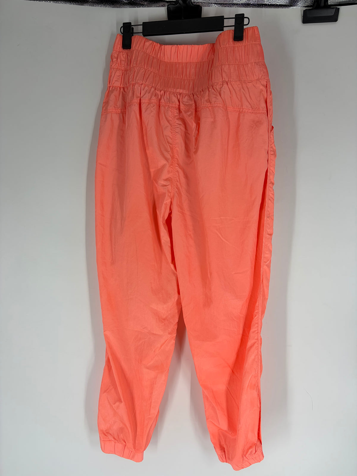 salmon Free People parachute neon pants, M