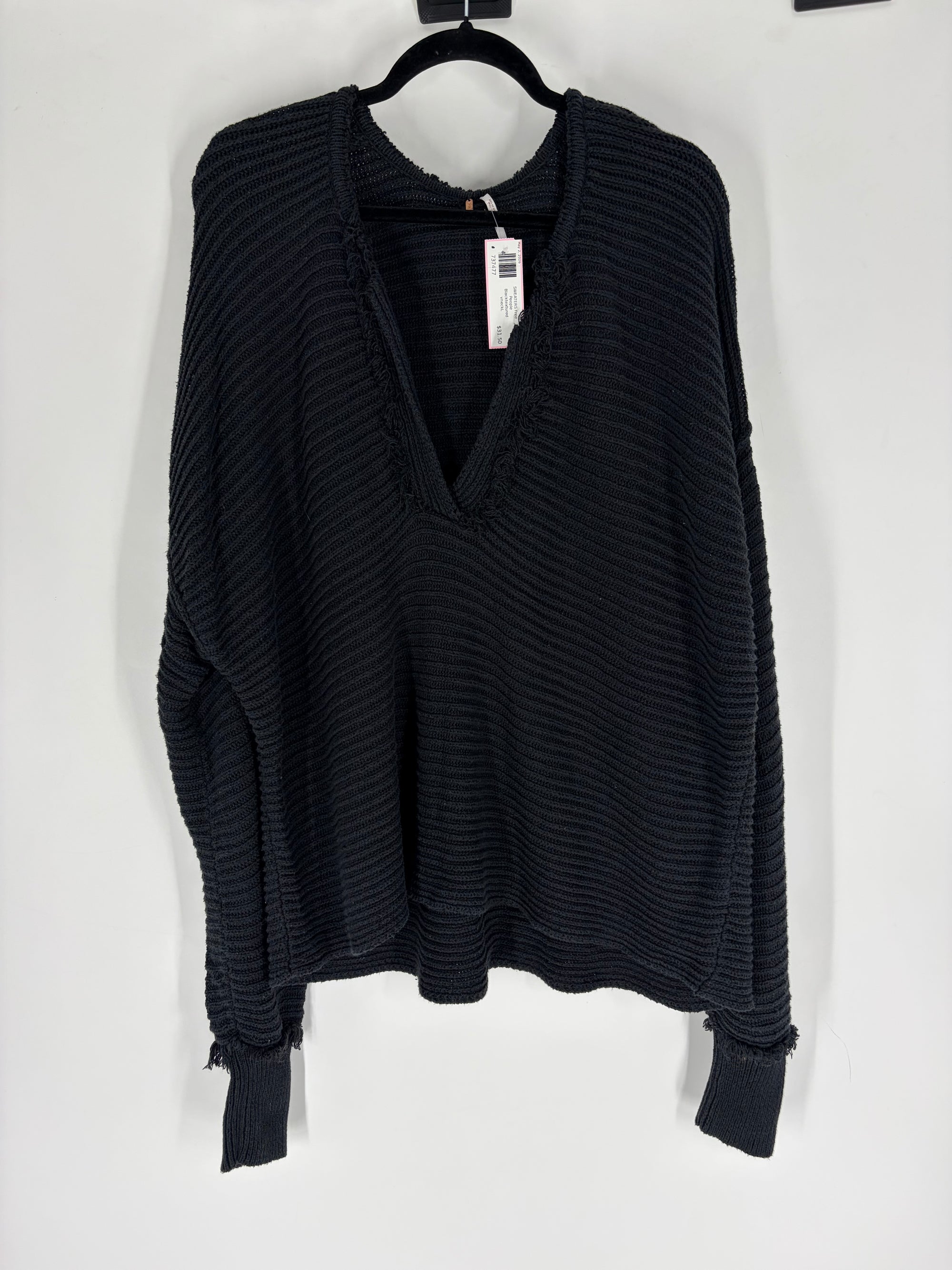 Black Free People textured vneck, L