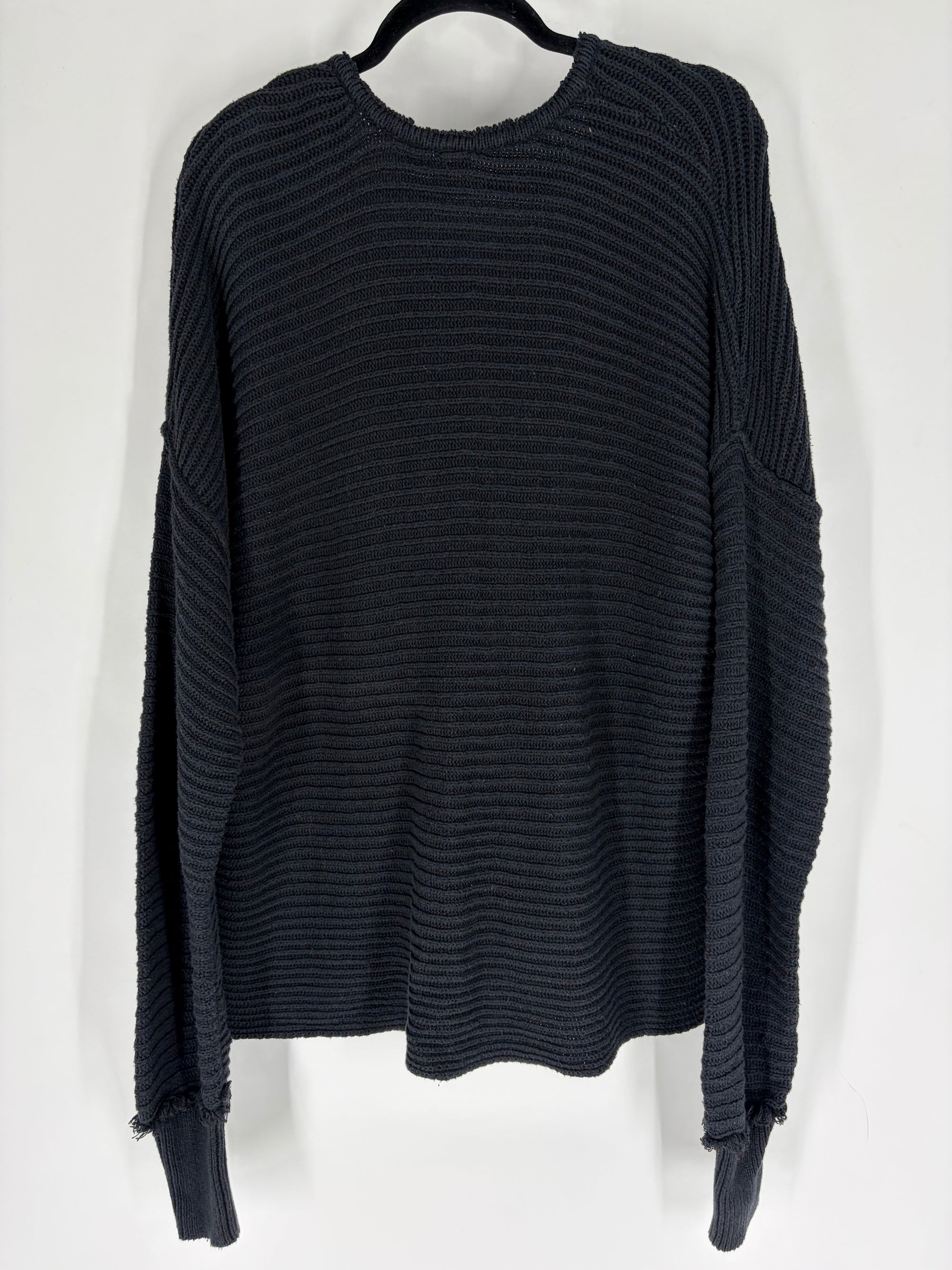 Black Free People textured vneck, L