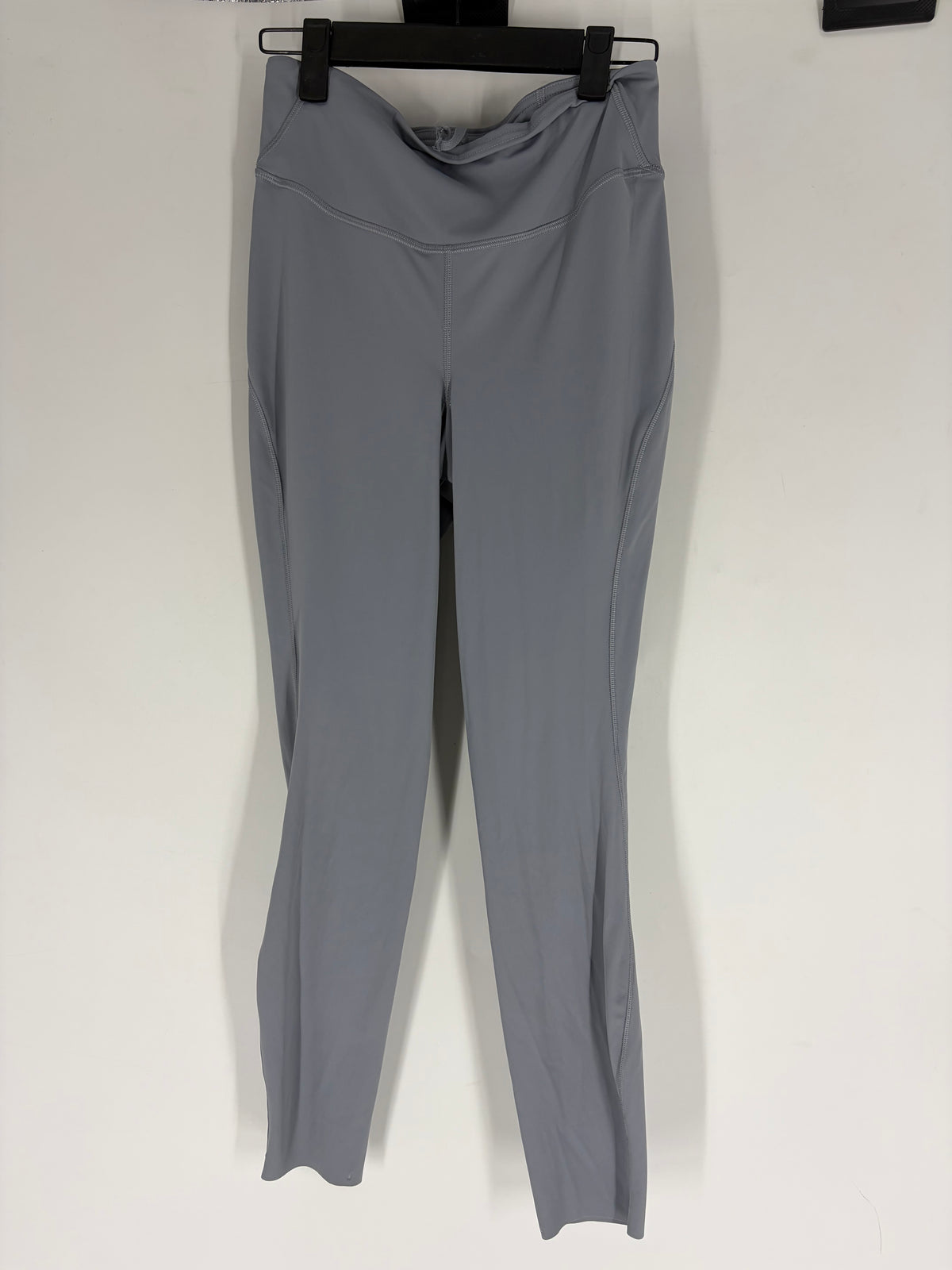 gray Lululemon leggings, 6