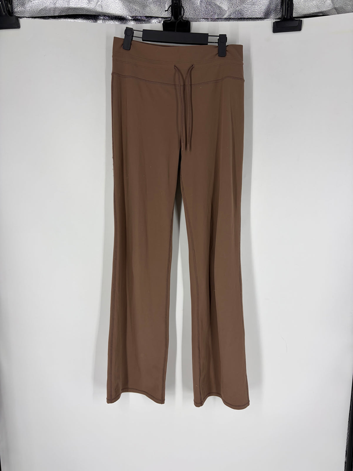 brown vuori highrise wide leg leggings, M