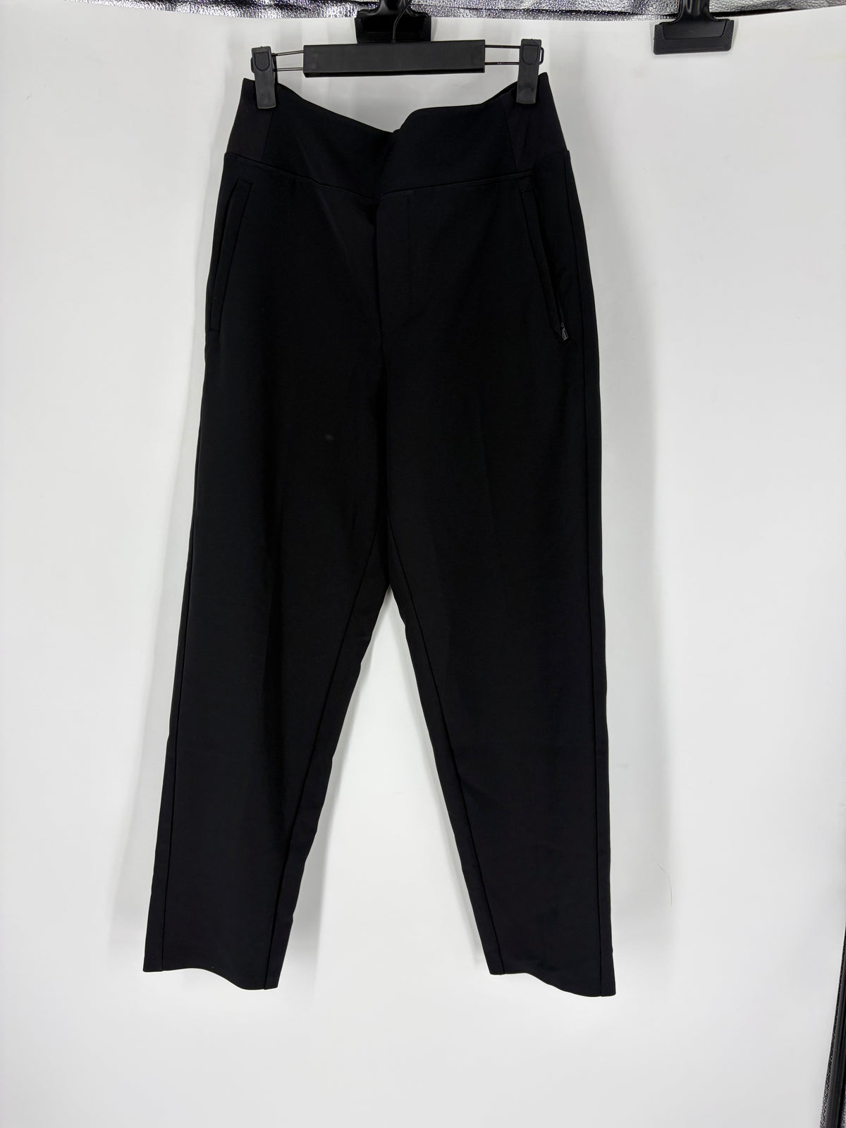 Black Athleta pull on trousers, 6
