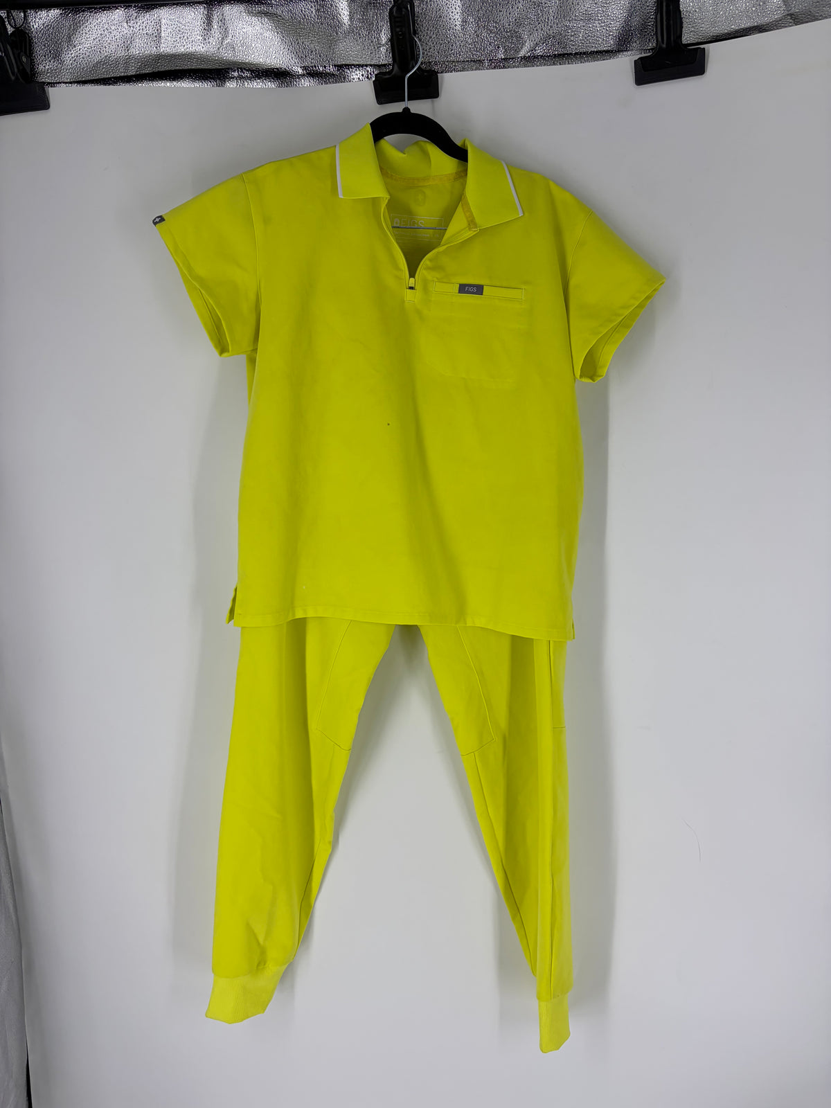 Yellow Figs Neon Scrub Set, XS/S