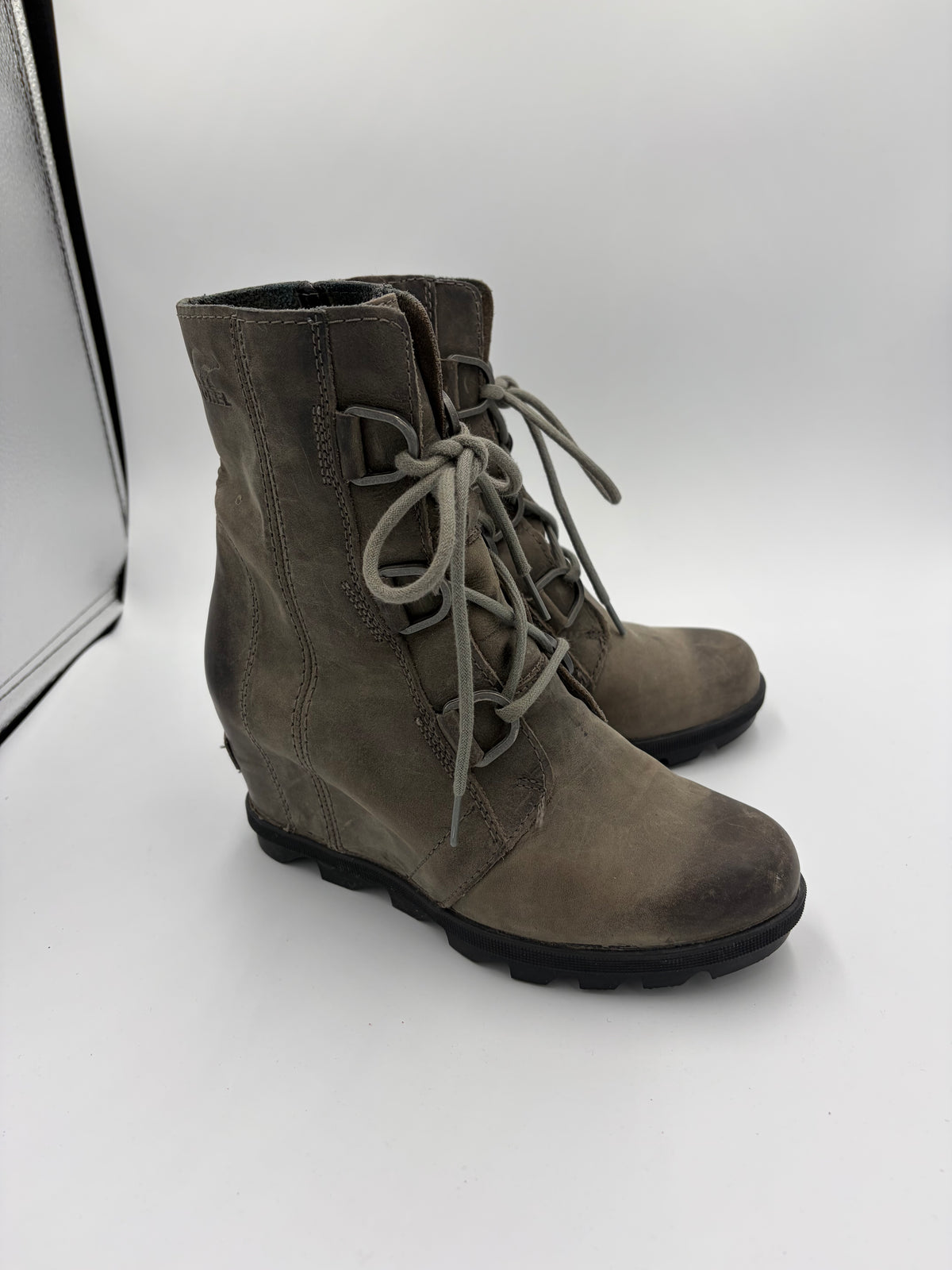 Gray Sorel Leather Elastic Stretch Ankle Boots, 7