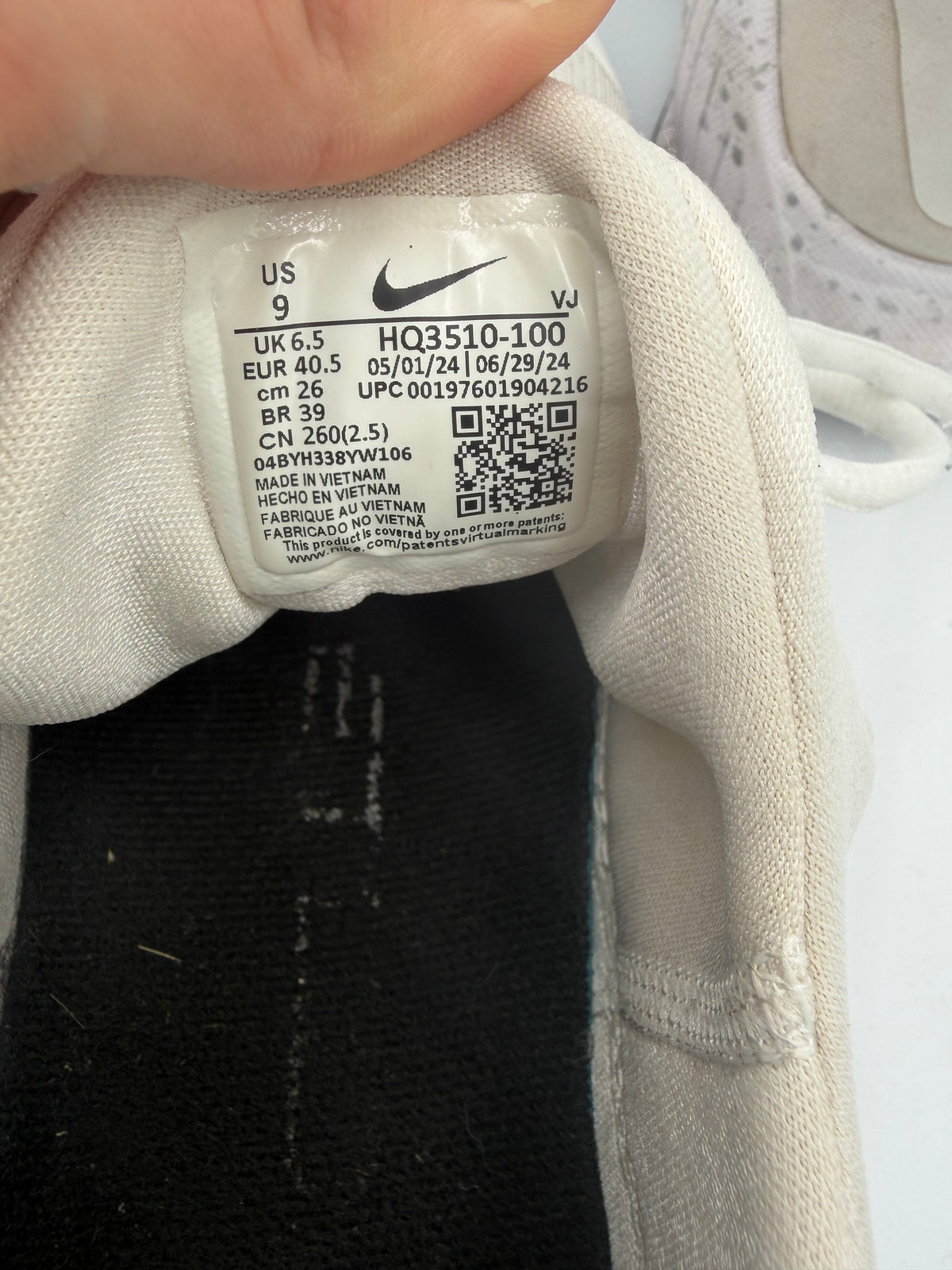 White Nike Metcon Speckled, 9