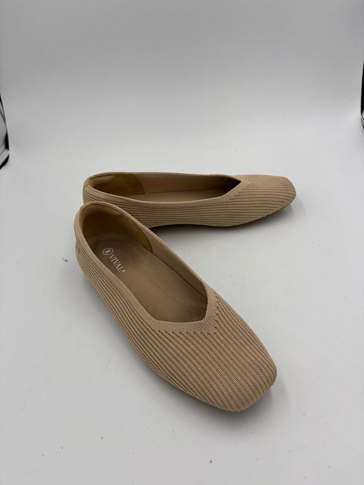 Tan Vivaia Sparkly flats, 37
