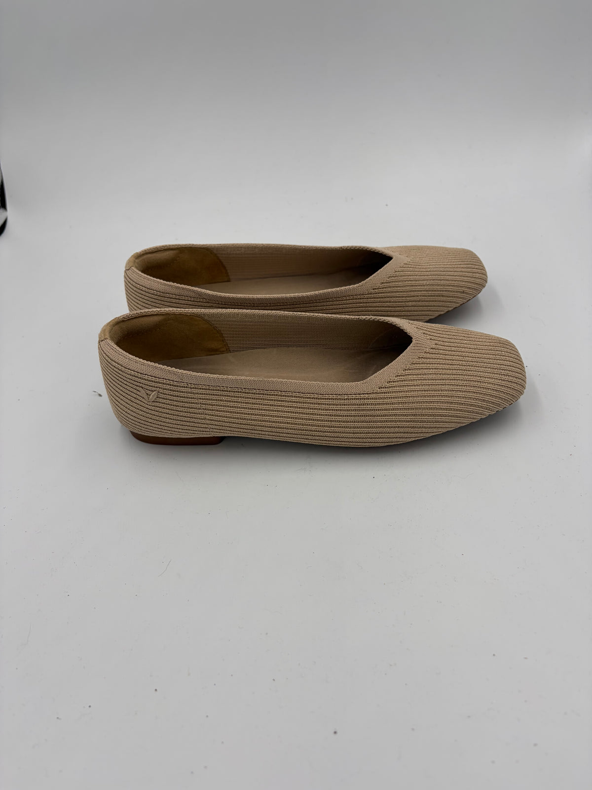 Tan Vivaia Sparkly flats, 37