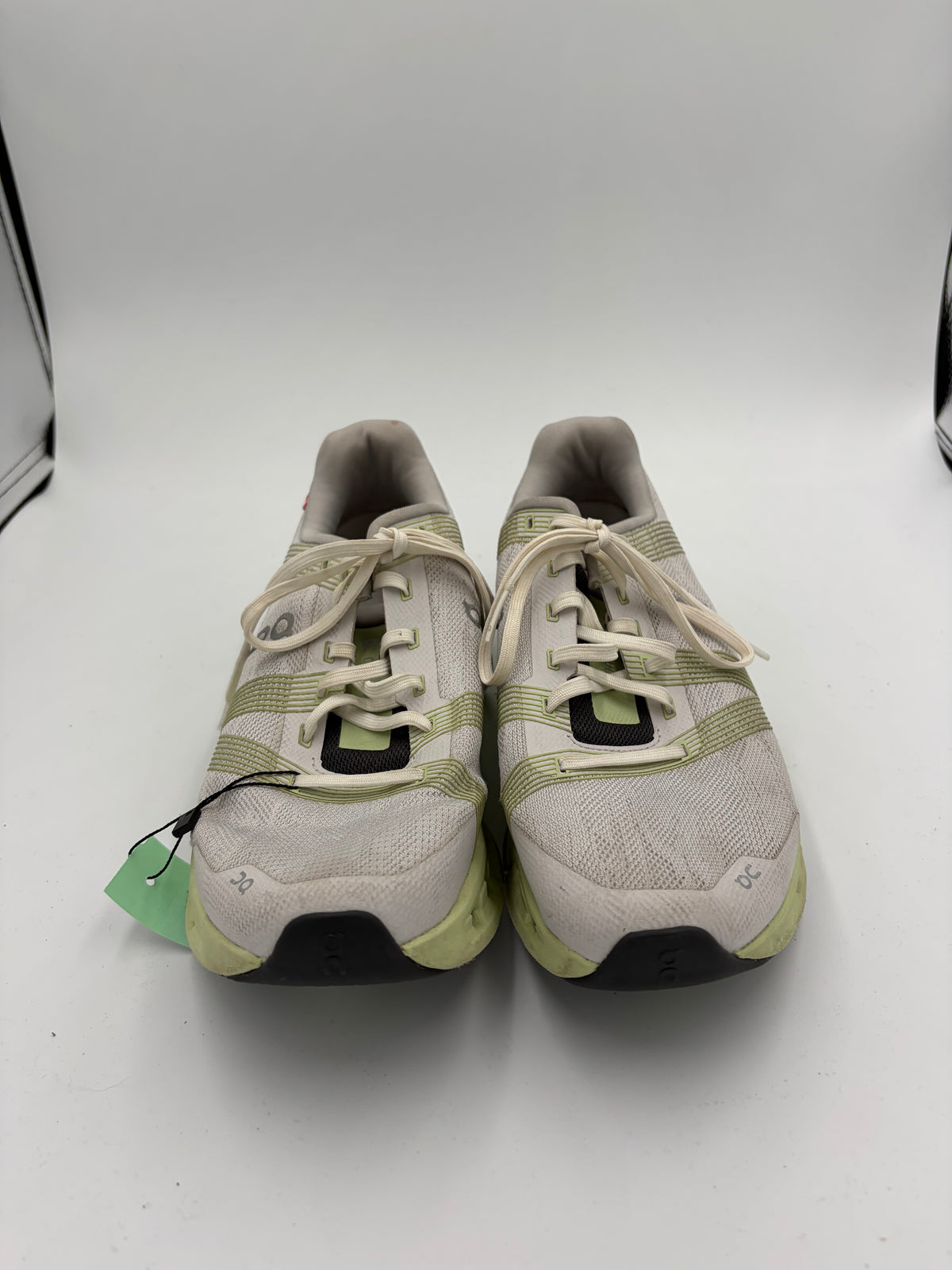 green and white On Cloud active shoes, 9