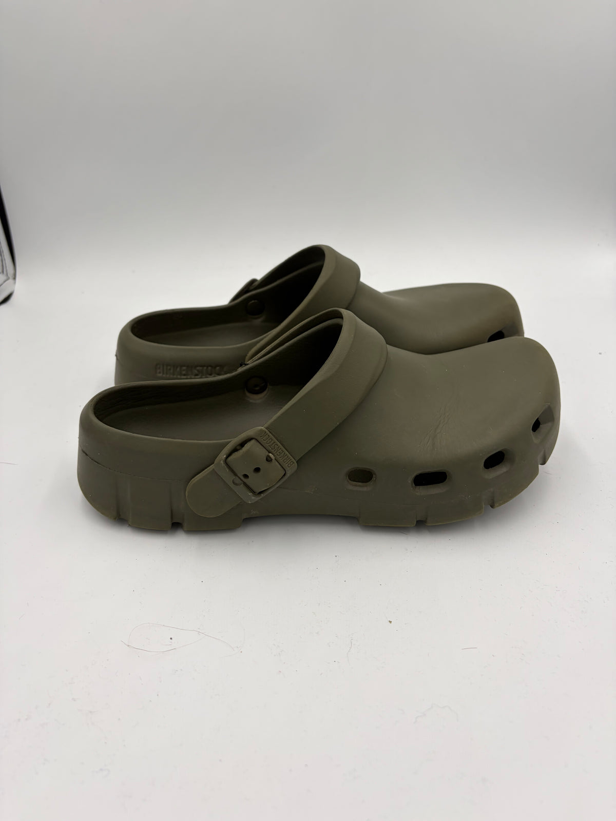Green birkenstock rubber clogs, 39