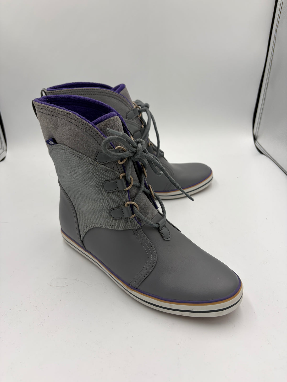 Gray Nike Tall Sneakers, 7