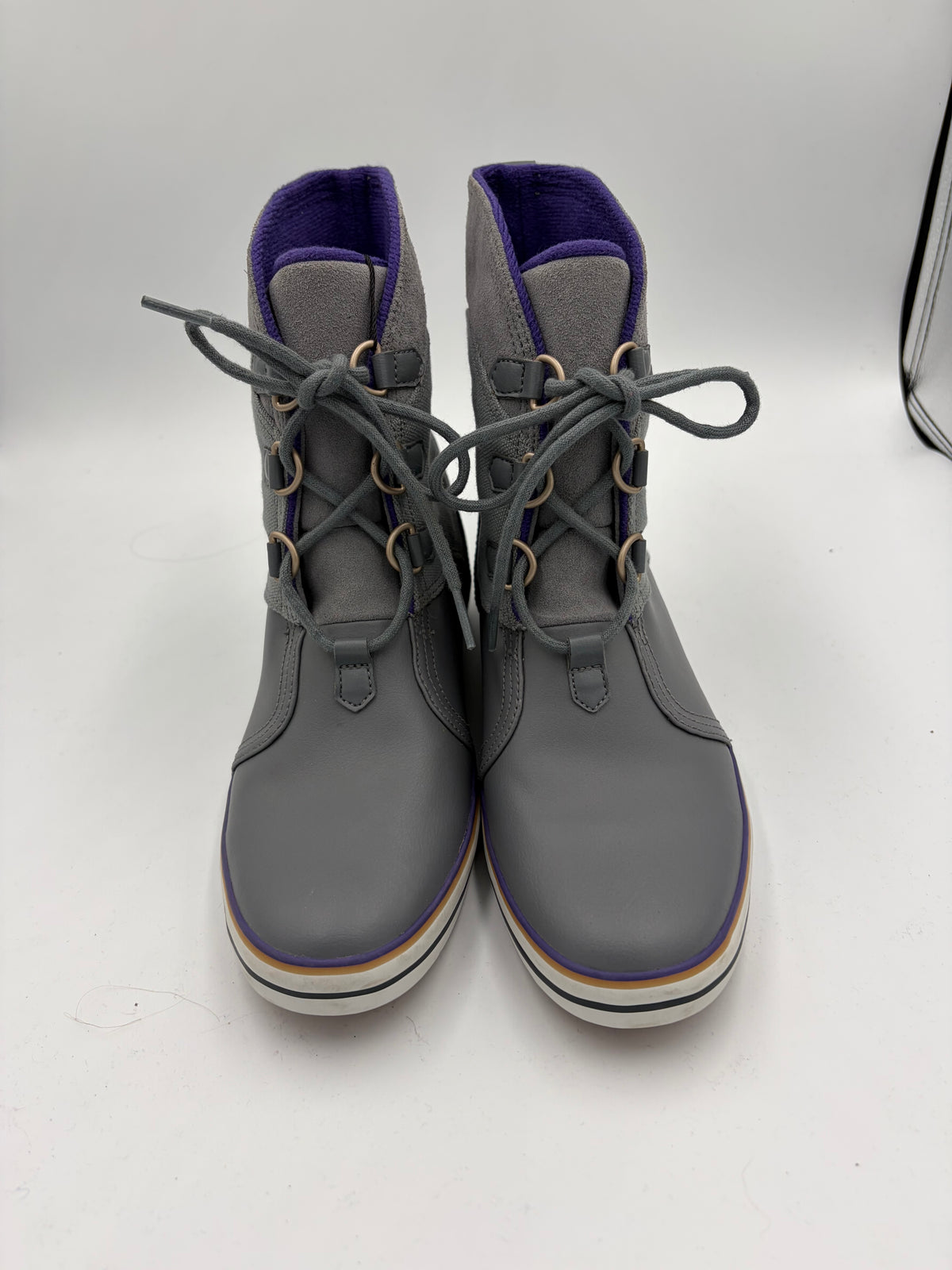 Gray Nike Tall Sneakers, 7