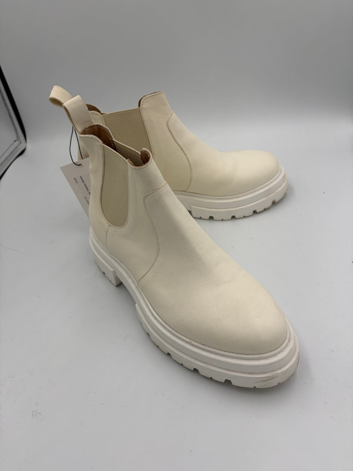 Cream Free People Chelsea Boots As IS, 37